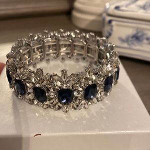 Gorgeous worn once blue and white costume jewelry bracelet